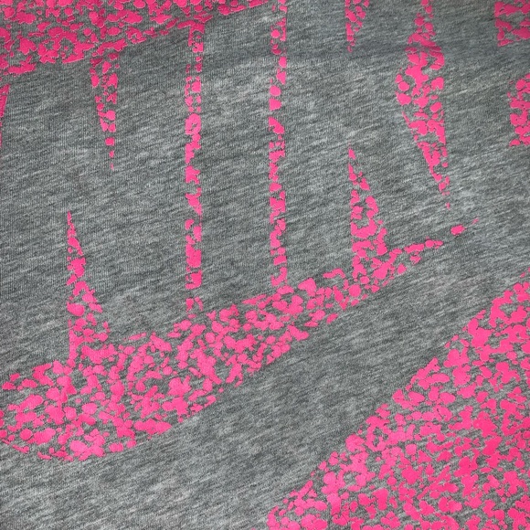 Pink nike tank top - Picture 3 of 4